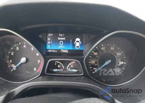 2015 Ford Focus Se z USA, uszkodzony, nr VIN 1FADP3K26FL292831